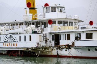 Le bateau le Simplon a été endommagé à la fin mars à Cully